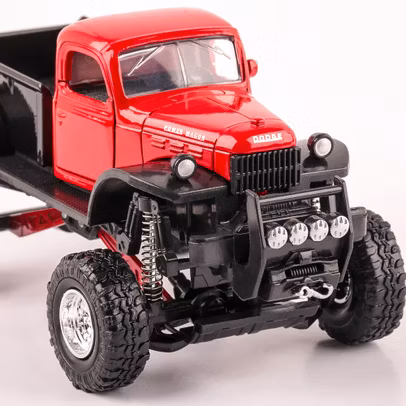 Macheta auto Dodge Power Wagon 1946 monster truck rosu cu negru scara 1:32 New Ray - vedere 3/4 dreapta fata