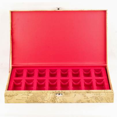 Cutie pt 16 piese de sah Lord of the Rings