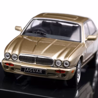 Jaguar XJ8 (X308) RHD 1998, scara 1:43, bej metalizat, Ixo