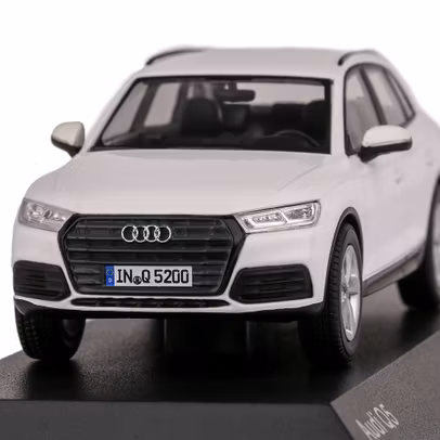 Macheta auto Audi Q5 2017 alb scara 1:43