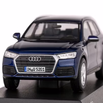 Macheta auto Audi Q5 2017 albastru scara 1:43