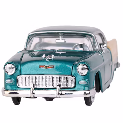 Macheta auto Chevrolet Bel Air Hardtop 1950 bej cu verde 1:24 MotorMax - vedere din fata