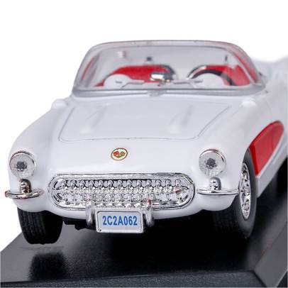 Macheta auto Chevrolet Corvette Scara 1:43 alb Magazine Models