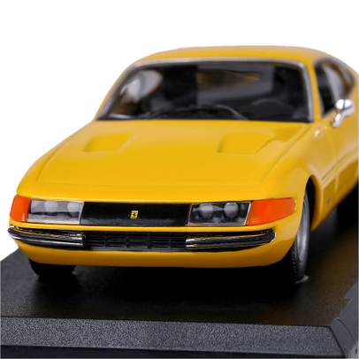 Macheta auto Ferrari 365 GTB Daytona Scara 1:43 galben Magazine Models