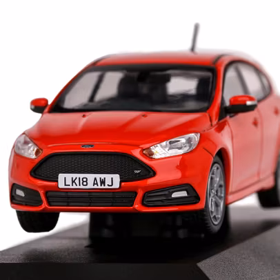 Macheta auto Ford Focus Mk.III ST scara 1:43 rosu
