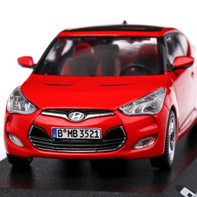 Macheta auto Hyundai Veloster 2013 scara 1:43 rosu Triple 9