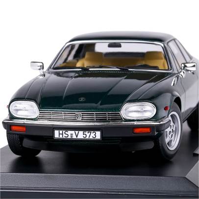 Macheta auto Jaguar XJ-S Coupe 1982 scara 1:18 verde Norev