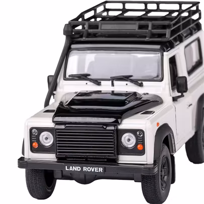 Macheta auto Land Rover Defender 2015 scara 1:24 alb cu negru Welly