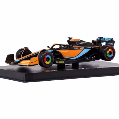 Macheta auto McLaren MCL36 2022 #3 F1 Ricciardo cu casca pilot
