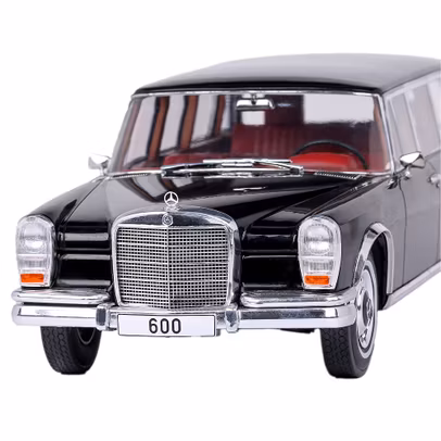 Macheta auto Mercedes-Benz 600 W100 1969 negru scara 1:18 MCG - vedere din fata