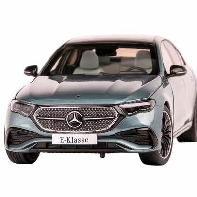 Macheta auto Mercedes-Benz E-Klasse (W214) AMG Line 2024 verde deschis metalizat1:18