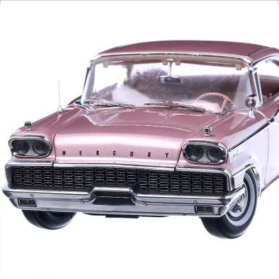 Macheta auto Mercury Park Lane Hard top 1959, scara 1:18, roz, SunStar