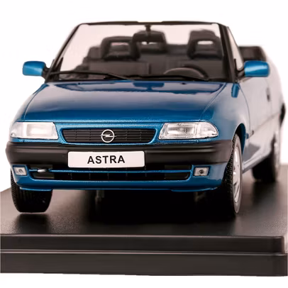 Macheta auto Opel Astra F Cabriolet 1994 albastru 1:24