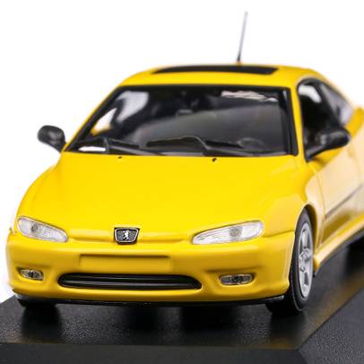 Macheta auto Peugeot 406 Coupe 2004 scara 1:43 galben Maxichamps