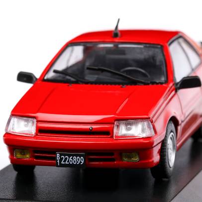 Macheta auto Renault Fuego GTA Max 1991 scara 1:43 rosu Atlas