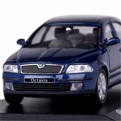 Macheta auto Skoda Octavia II 2004 albastru 1:43 Abrex
