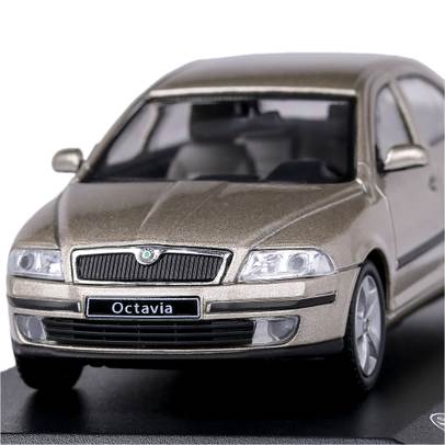 Macheta auto Skoda Octavia II 2004 scara 1-43 bej met