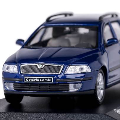 Macheta auto Skoda Octavia II Combi 2004 1-43 albastru met
