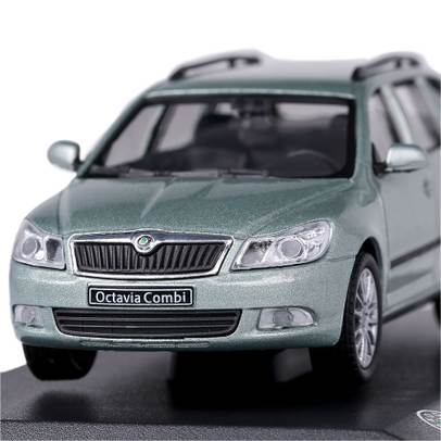 Macheta auto Skoda Octavia II FL Combi 2008 verde arctic