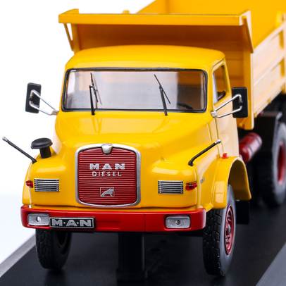 Macheta autobasculanta MAN Hauber Dhak 26.280 6X6 scara 1:43