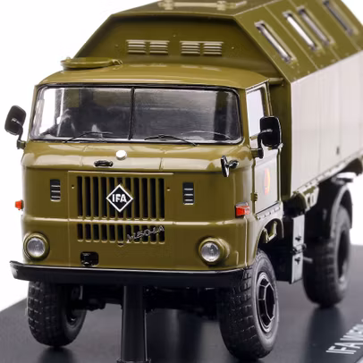 Macheta autocamion IFA W50LA LAK-2 versiune militara scara 1:43 verde Premium ClassiXXs