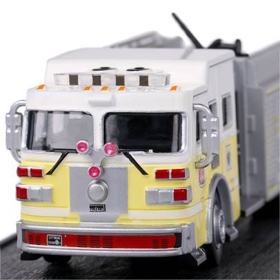 Macheta autospeciala Monarch Rescue Pumper SUA 2006 galben scara 1:73 Magazine Models 