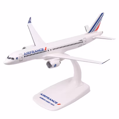 Macheta Airbus A220-300 Air France 1:200 Herpa - vedere 3/4 stanga fata