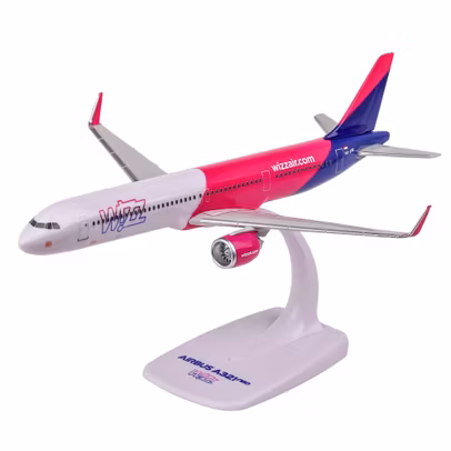 Macheta avion Airbus A321neo Wizz Air HA-LVK 1:200 PPC - vedere 3/4 stanga fata