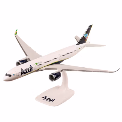 Macheta avion Airbus A350-900 Azul Brazilian Airlines PR-AOY 1:200 PPC - vedere 3/4 stanga fata