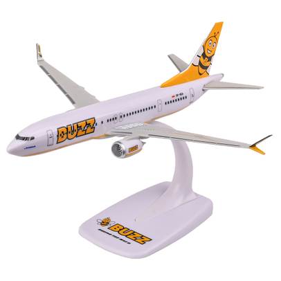 Machetă avion Boeing 737 Max 8 Buzz Airline 1:200 – PPC, SP-RZA - vedere 3/4 stanga fata