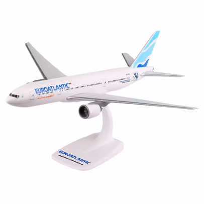 Macheta Boeing 777-200ER EuroAtlantic Airways 1:200 PPC - vedere 3/4 stanga fata