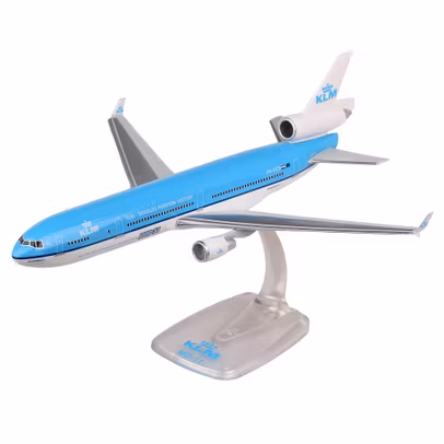 Macheta avion KLM McDonnell Douglas MD-11 PH-KCD 1:200 PPC - vedere 3/4 stanga fata