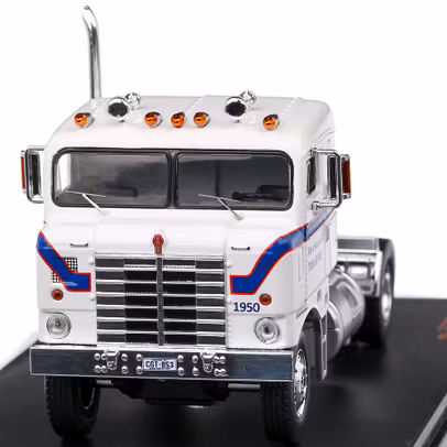 Macheta cap tractor Kenworth Bullnose 1961 scara 1:43 alb IXO Models