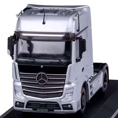 Macheta cap tractor Mercedes-Benz Actros MP4 2020, scara 1:43, argintiu, Ixo