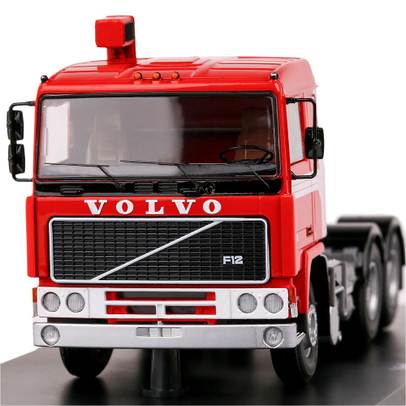 Macheta cap tractor Volvo F12 1981 rosu cu negru Premium ClassiXXs