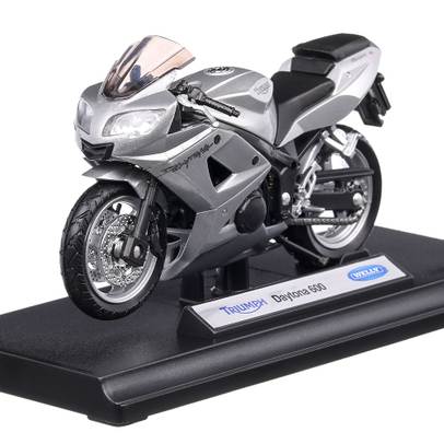 Macheta motocicleta Triumph Daytona 600 2002 scara 1:18 argintiu Welly