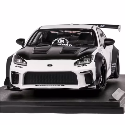 Macheta Toyota GR86 LBWK 2024 Alb cu Negru 1:18 – Solido - vedere 3/4 stanga fata - usi deschise