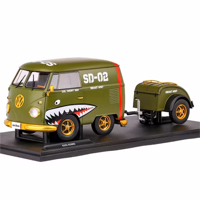 Macheta Volkswagen T1 Kool Kombi Army Fighter 1950 1:18 - vedere 3/4 fata stanga