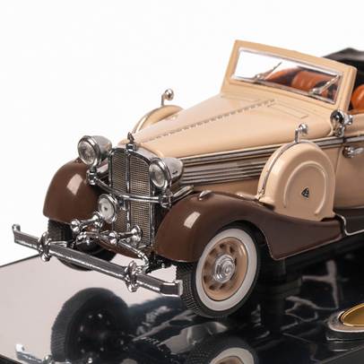 Macheta auto Maybach SW38 2 usi 1937 scara 1:43 bej cu maro Signature Models