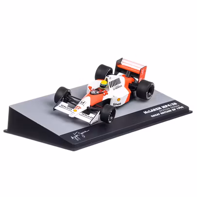 Macheta McLaren MP4/5B No.27 Ayrton Senna British GP 1990 alb-roșu scara 1:43 - vedere 3/4 stanga fata