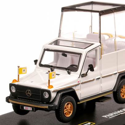 Mercedes 230 GE 2010, macheta auto papamobil, scara 1:43, alb, Bburago