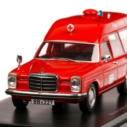 Mercedes-Benz 220 D (W115) Binz ambulance 1972, macheta auto, scara 1:43, rosu, Neo