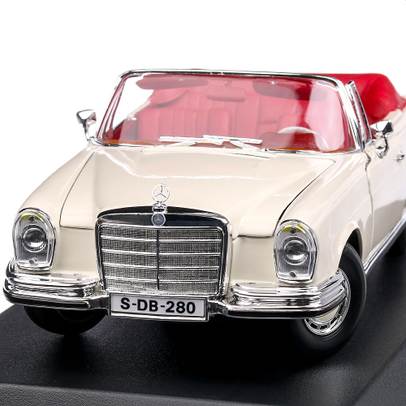 Mercedes-Benz 280SE Cabriolet 1967, macheta auto scara 1:18, crem, Maisto