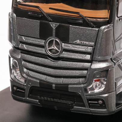 Mercedes-Benz Actros II cap tractor 2004, macheta autocamion scara 1:43, argintiu metalizat , window box, Eligor