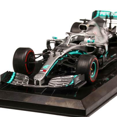 Mercedes Benz AMG F1 W10 EQ Power #44 Lewis Hamilton 2019, macheta auto scara 1:24, argintiu, Atlas