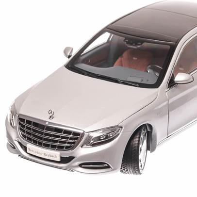 Mercedes-Benz S class Maybach 2017, macheta auto scara 1:18, argintiu, Almost Real