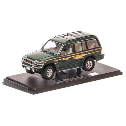 Mitsubishi Pajero Long 3.5 V6 1998, macheta auto scara 1:18, verde metalizat, window box, Sun Star