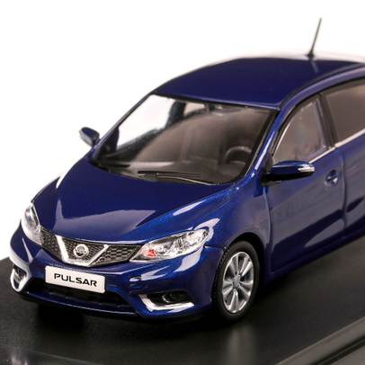Nissan Pulsar 2015, macheta auto scara 1:43, albastru, Premium X