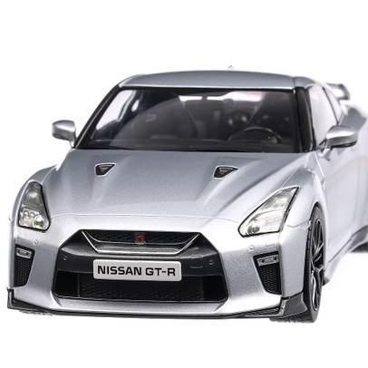 Nissan Skyline GT-R 2017, macheta auto scara 1:18, argintiu, Triple 9