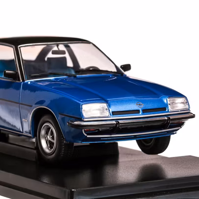 Opel Manta B Berlinetta 1975 macheta auto, scara 1:18, albastru, Maisto